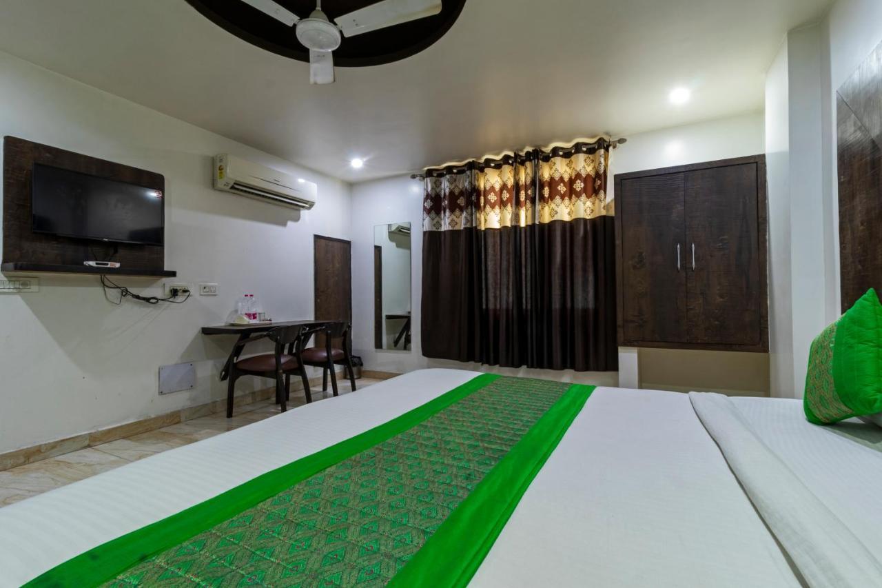 Hotel The Amour Dx Near Igi Airport Delhi Ню Делхи Екстериор снимка