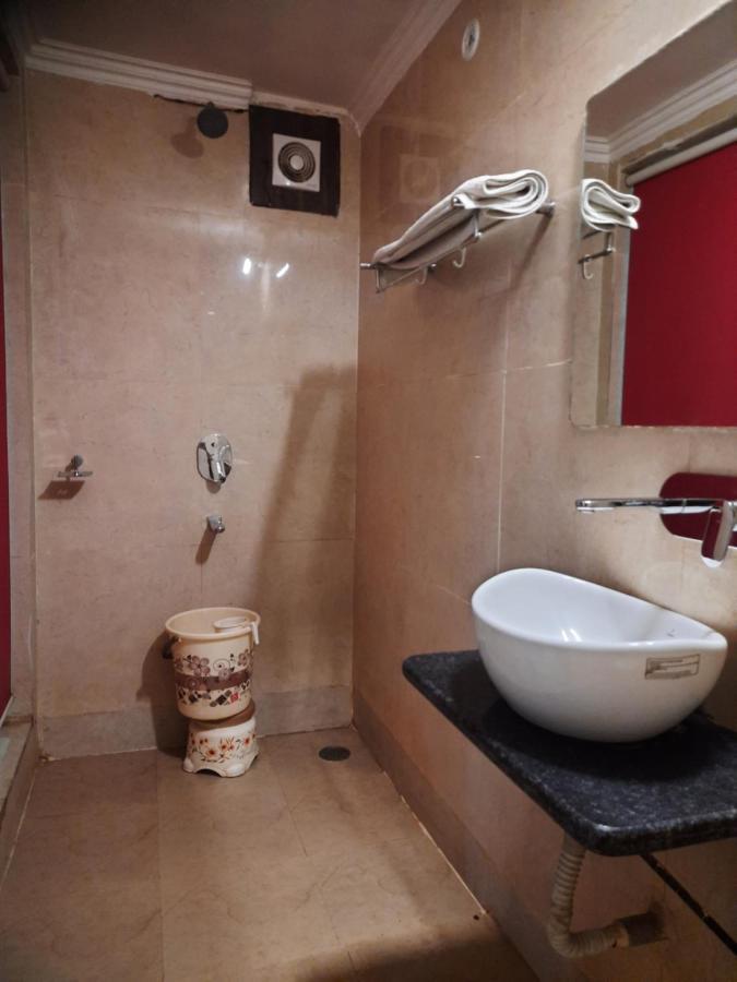 Hotel The Amour Dx Near Igi Airport Delhi Ню Делхи Екстериор снимка